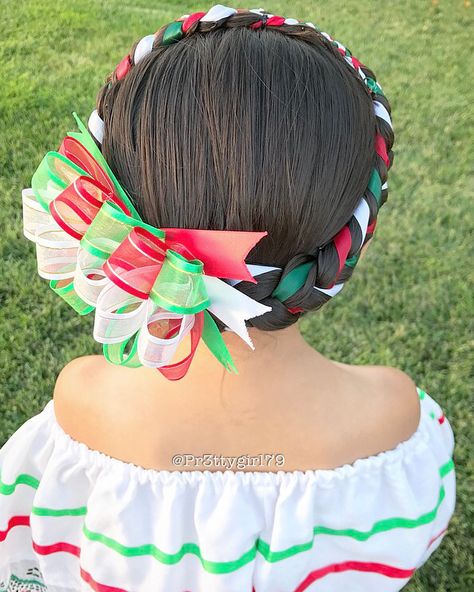 547 Likes, 44 Comments - PATRICIA 👩🏻‍🎨 KAYLANI 👧🏻 (@pr3ttygirl79) on Instagram: “Fun facts about México 🇲🇽 . México got its independence from Spain on September 28th 1821.…” Fun Facts About Mexico, Mexican Hairstyles, Easy Toddler Hairstyles, Hairstyles Theme, Mexican Party Theme, Toddler Hairstyles Girl, Quince Hairstyles, Mexican Party, Mexican Dresses