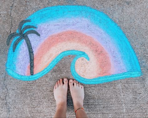 Preppy Chalkboard Ideas, Aesthetic Chalk Ideas, Summer Things To Draw With Chalk, Vsco Chalk Art, Aesthetic Sidewalk Chalk, Chalk On Sidewalk, Cute Side Walk Chalk Ideas, Preppy Chalk Drawings, Chalk Easy Drawings