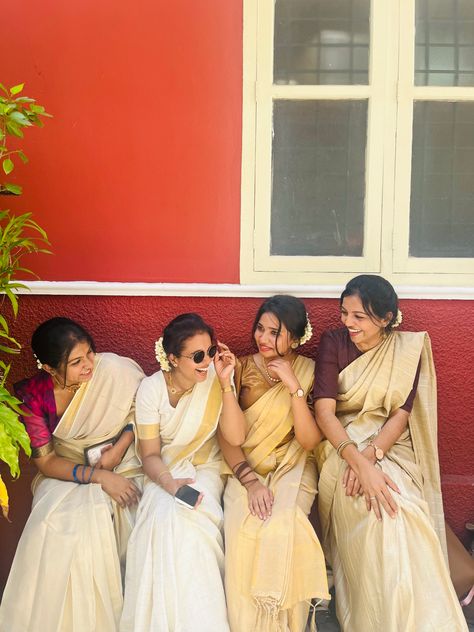 #onamoutfits #onamday #keralaonam #onamvibe #onam Kerala Model Photoshoot, Onam Photoshoot Ideas With Friends, Onam Outfits Ideas College 2024, Onam Aesthetics, Onam Poses, Onam Aesthetic, Farewell Pics, Onam Photoshoot Ideas, Onam 2024