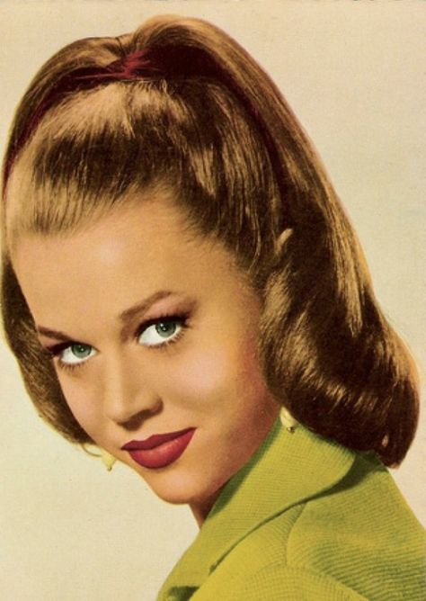 1950s Youthful Hair Easy 1950s Hairstyles, 1950s Hairstyles For Long Hair, Easy 50s Hairstyles, 1960 Hairstyles, 1960s Hair, 1950s Hairstyles, 50s Hairstyles, Candice Bergen, Classy Hairstyles