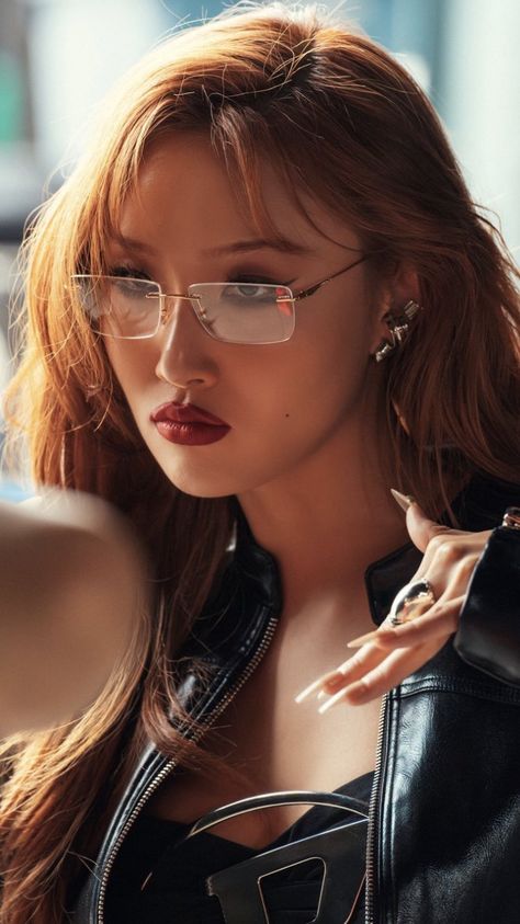 Hwasa Orange Hair, Kpop Hot Female, Hwasa Aesthetic, Hwasa Maria, Kpop Female Idols, Jungkook Fashion, Orange Glasses, Hwasa Mamamoo, Korean Hairstyles