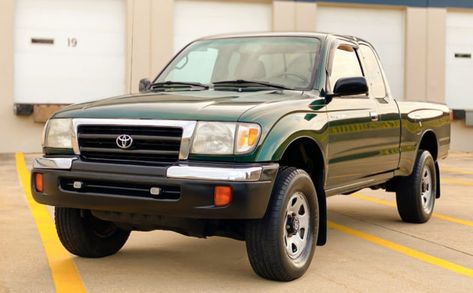 Another day, another old Toyota Tacoma on its way to a respectable sale price on eBay. This one has just 75,000 miles.  #Toyota 1999 Toyota Tacoma, Old Toyota, 1995 Toyota Tacoma, Extended Cab, Car Auctions, Barn Finds, Toyota Tacoma, Cruise Control, Another Day