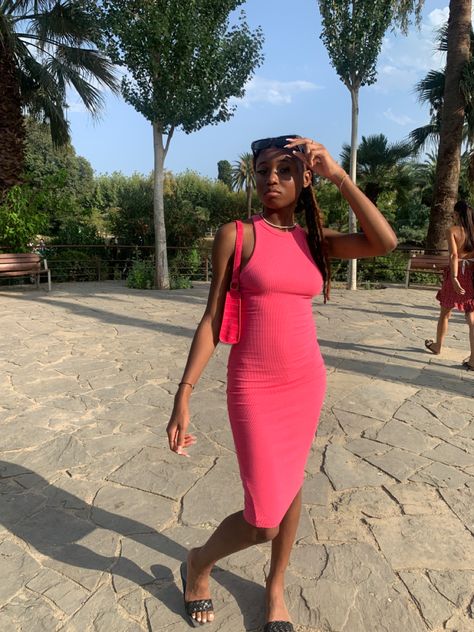 dress : zara 💗 Pink Bodycon Midi Dress, Dress Zara, Dress Aesthetic, Bodycon Midi, Midi Dress Bodycon, Midi Dress, Ootd, Zara, Quick Saves