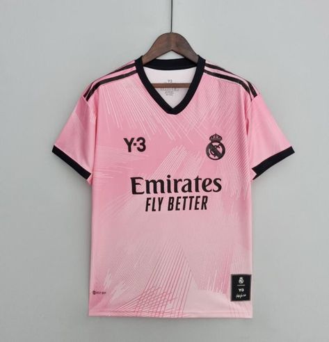 Pink Football Shirt, Real Madrid Shirt, Pink Football, Soccer Tips, Muslimah Fashion Outfits, كريستيانو رونالدو, Cute Comfy Outfits, Soccer Jerseys, Jersey Design