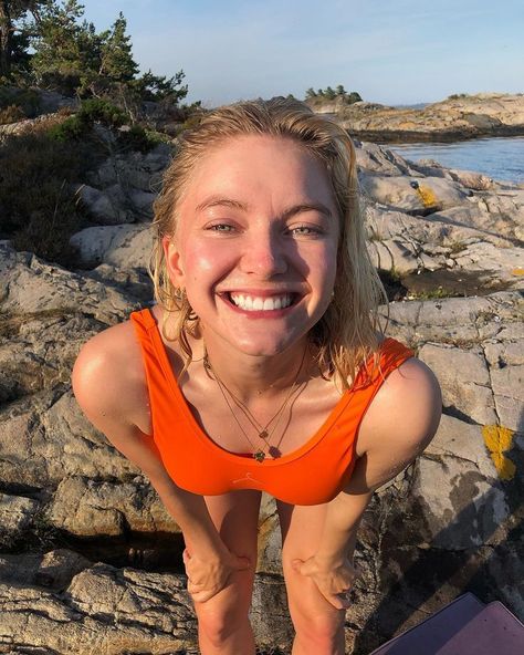 SINGER Astrid S, Love Smiley, Leo Love, Lovely Smile, Very Happy, Zara, Actresses, Turquoise, On Instagram