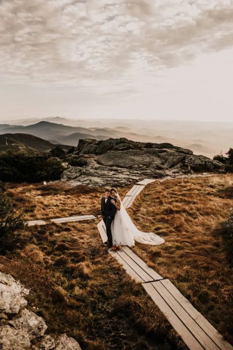 Vermont Foliage, Mountain Top Elopement, Vermont Fall, Hiking Elopement, Stowe Vermont, Vermont Wedding, Adventure Wedding, Wedding Guide, Adventure Elopement