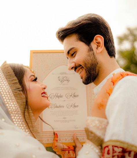 Nikkah Pictures, Shaheer Khan, Hafsa Khan, Bride Groom Photoshoot, Nikah Ceremony, Groom Photoshoot, Holy Matrimony, Bridal Photography Poses, Bridal Gift Wrapping Ideas