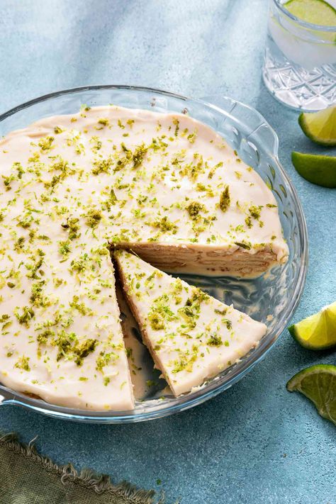 Sometimes known as lime cracker pie, this hands-off lime icebox cake just might be the best, easiest take on a key lime pie that you’ll ever make. With just 5 ingredients and no baking, this dessert recipe couldn’t be simpler. Lime Icebox Cake, Condensed Milk Recipes Easy, Nestle Recipes, 5 Ingredient Desserts, Box Cakes, Icebox Cake Recipes, Icebox Pie, Trifle Dish, Milk Products