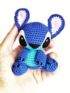 PATRÓN GRATIS Lilo y Stitch Juguete Amigurumi – Crochetisimo Stitch Amigurumi, Lilo And Stitch Toys, Stitch Doll, Stitch Character, Lilo Y Stitch, Crochet Decoration, Crochet Bear, Crochet Doll Pattern, Amigurumi Free