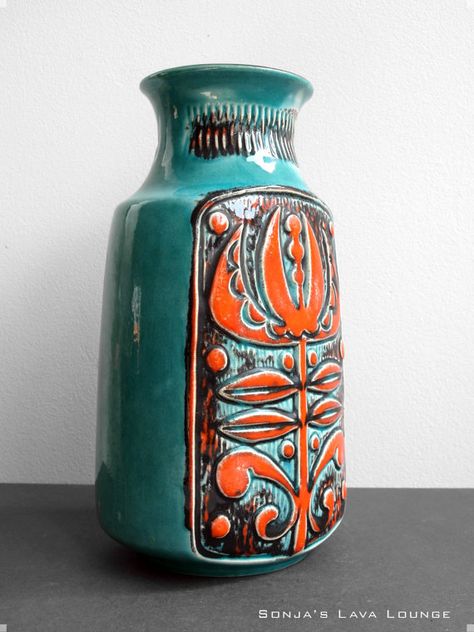 Colourful Bay vase West Germany 9625 by SonjasLavaLounge on Etsy, €35.00 German Vases, Pottery Painting Ideas, Ceramics Pottery Bowls, Southwest Boho, Sculptures Céramiques, Pottery Handbuilding, Mid Century Pottery, German Pottery, Mid Century Ceramics