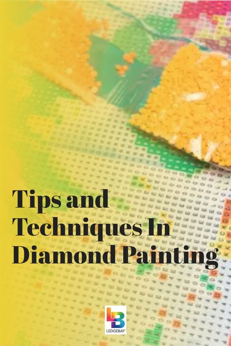 Diamond painting is a new creative hobby to make diamond art. Paint with diamonds is similar to traditional painting, but uses tiny diamond-like facets to produce a sparkling effect. Paint with diamonds has become incredibly popular in recent years, and for good reason! It is fun, creative, and relatively easy to do with the right tips. But how does diamond paints work? And what are the different kinds of diamond painting techniques? Diamond Art Tips And Tricks, How To Do Diamond Art, How To Frame Diamond Art, Diamond Art Hacks, Diamond Painting Hacks, Diamond Art Patterns Free, Painting Difficult, Diamond Art Projects, Diamond Craft