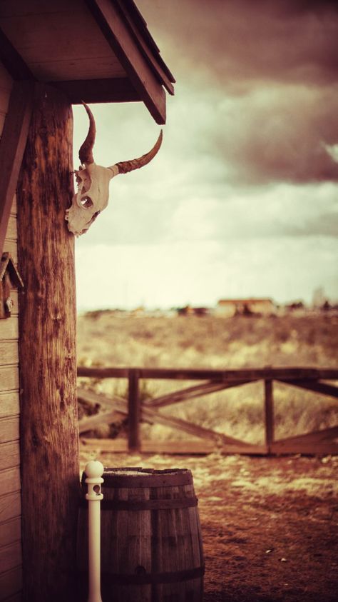 Western Photography Wallpaper, Old Western Background, Southwestern Iphone Wallpaper, Old Western Wallpaper Iphone, Gothic Western Wallpaper, Old Western Aesthetic Wallpaper, Western Core Aesthetic, Vintage Western Aesthetic Wallpaper, Southwest Gothic