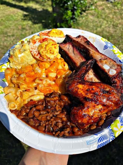 Bbq Black People, Black Cookout Food, Thanksgiving Black Families Food, Party Food Black People, Black People Dinner Ideas, Shabbat Meals, American Deli, Cookout Dishes, Easy Fast Dinner Recipes