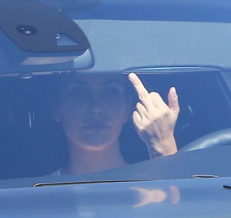 Mid finger Mid Finger, Kim Kardashian, Okay Gesture