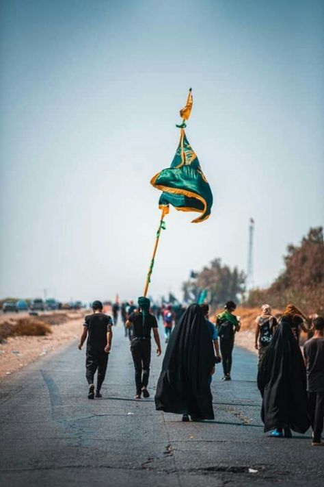 Arbaeen Walk Photography, Abbas Alamdar, Imam Hussain Karbala, قلادات متدلية, Hussain Karbala, Karbala Pictures, Islamic Kids Activities, Shia Muslim, Mosque Art