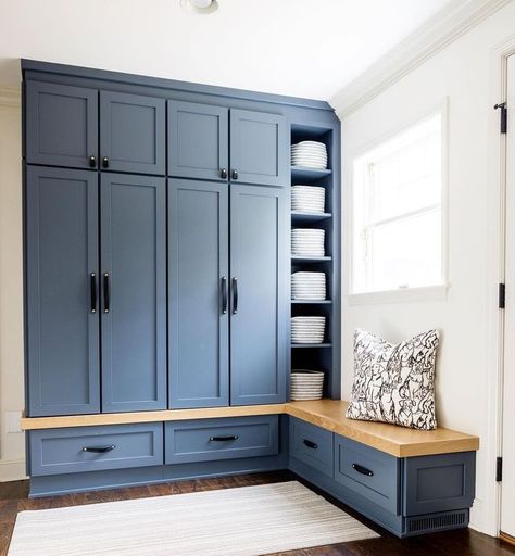 Corner Bench Mudroom Small Spaces, L Shaped Mudroom Storage, Mudroom Living Room Combo, Mudroom Cabinet Design, Murphy Bed Room Inspiration, Mudroom Built In Cabinets, Mcm Mudroom, Mudroom Island, Small Mudroom Closet