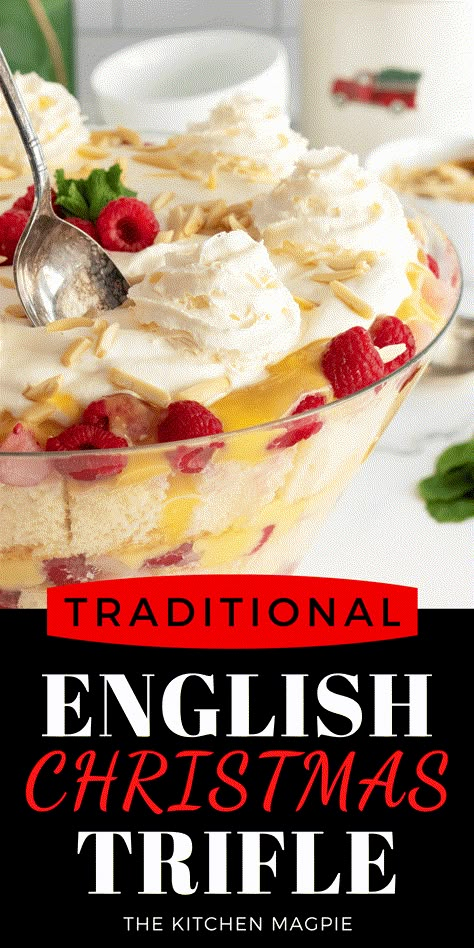 English Christmas Trifle English Trifle Desserts, English Christmas Trifle, Simple Trifle Recipes, Trifles Desserts Christmas, English Trifle Recipe Traditional, British Christmas Recipes, British Trifle Recipe, Xmas Trifle, Christmas Trifle Desserts