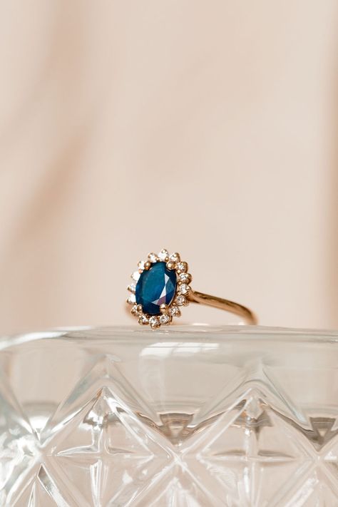 Sapphire Ring With Diamonds, Vintage Blue Sapphire Ring, Gold Cart, Blue Sapphire Engagement Ring Halo, Engament Rings, Aurora Ring, Sapphire Gold Ring, Blue Sapphire Wedding Ring, Stone Ring Design