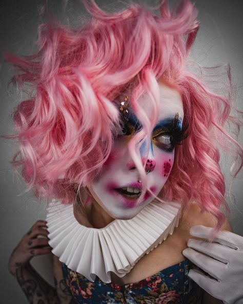 Clown Makeup, Halloween Ideas, Face Paint, Carnival Face Paint, Halloween Face, Face Makeup, Halloween Face Makeup, Carnival, Halloween