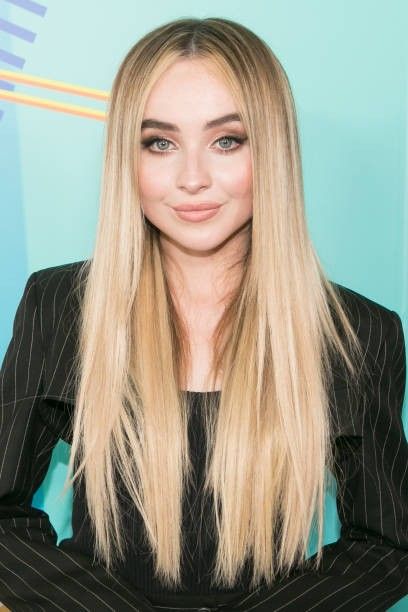 Sabrina Carpenter Straight Hair, Thanos Marvel, Long Straight Hair, Sabrina Carpenter, Straight Hair, Celebrities Female, Straight Hairstyles, Beautiful People, Singers