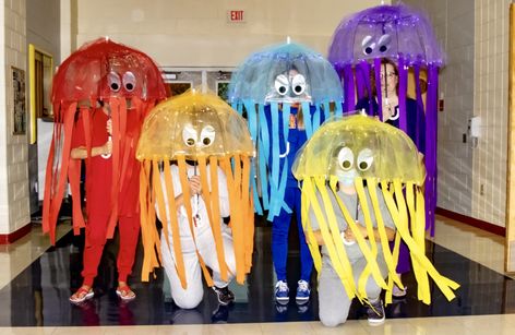 Teacher Team Halloween Costumes, Beach Halloween Costumes, Dory Costume, Team Halloween Costumes, Under The Sea Costumes, The Little Mermaid Musical, Sea Costume, Beach Costume, Under The Sea Decorations