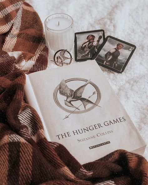 the hunger games Hunger Games Book Cover, The Hunger Games Books, Hunger Games Wallpaper, The Hunger Games Book, Hunger Games Books, Hunger Games Fandom, Hunger Games 3, Hunger Games Series, Game Quotes