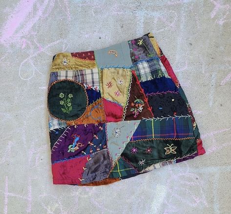 Aline skirt with multiple dofferwmt colour patches and embroidery Scrap Fabric Skirt, Patchwork Skirt Diy, Six Flags Outfit, Patch Work Skirt, Patch Work Top, Patchwork Mini Skirt, Ropa Upcycling, Reworked Fashion, Skirt Diy