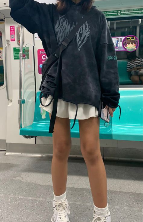 Baggy Clothes With Skirt, Skirts With Baggy Shirts, Skirts With Hoodies, Cute Oversized Tshirt Outfit, Oversized Sweatshirt Skirt Outfit, Lazy Skirt Outfits, Big Hoodie And Skirt Outfit, Oversized Top And Skirt, Skirt And Big Shirt