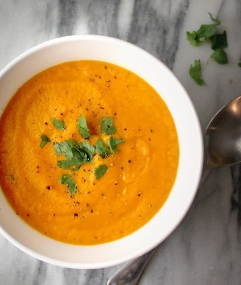 Soup Healing, Vitamix Soup, Vegetarian Freezer Meals, Easy One Pot Meals, Carrot Soup, Vegan Soups, Appetizer Salads, Wellness Blog, Vegetable Soup