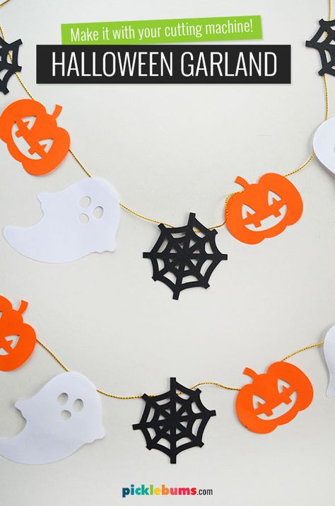 Halloween Party Cricut Projects, Cricut Diy Halloween Decorations, Paper Garland Halloween, Halloween Cricut Cutouts, Cricut Garland Ideas, Easy Cricut Halloween Decorations, Cricut Halloween Party Decorations, Fall Cricut Paper Projects, Printable Halloween Garland