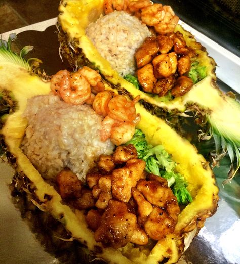 pineapple teriyaki chicken and shrimp with brown rice and broccoli in a pineapple bowl Hawaiian Theme Food, Pineapple Rice Bowl, Pineapple Bowl Recipe, Pineapple Teriyaki Chicken, Pineapple Teriyaki, Stir Fry Shrimp Recipes, Rice And Broccoli, Pineapple Rice, Teriyaki Shrimp