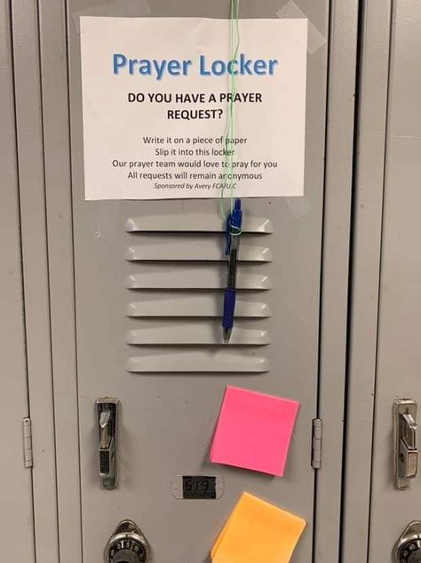 Classroom Prayer Wall, Middle School Ministry, High School Ministry, Prayer Request Box Ideas, Prayer Mirror At School, Campus Ministry Ideas, Prayer Mirror Ideas, Fca Ideas For High School, Christian Club Ideas