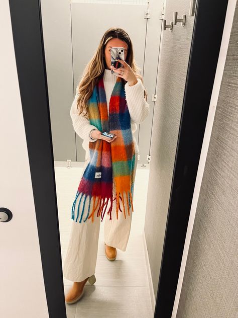 Colourful Scarf Outfit, Long Scarf Outfit, Oversized Scarf Outfit, Fall Scarf Outfit, Wool Scarf Outfit, Colorful Scarf Outfit, Big Scarf Outfit, Outfit With Scarf, Scarves Outfits