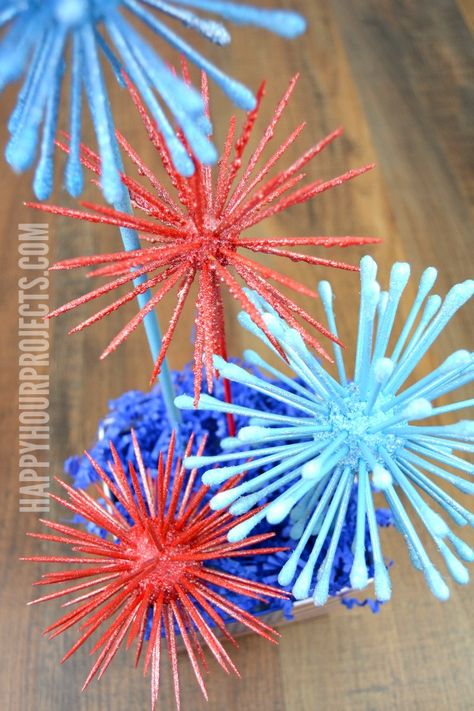 Firework Decorations Diy, Diy Fireworks Decoration, Fireworks Centerpiece, Topiary Ideas, Patriotic Centerpieces, Fireworks Craft, Trophy Case, 4th July Crafts, Fourth Of July Decor