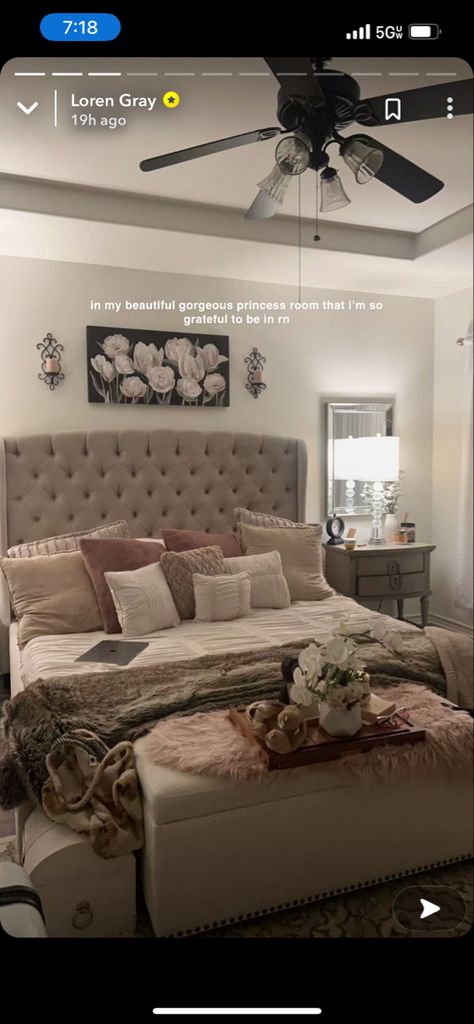 Bedroom@inspo. Loren Gray Bedroom, Gray Room, Loren Grey, Fancy Decor, Grey Houses, Grey Room, Princess Room, Loren Gray, Gray Bedroom