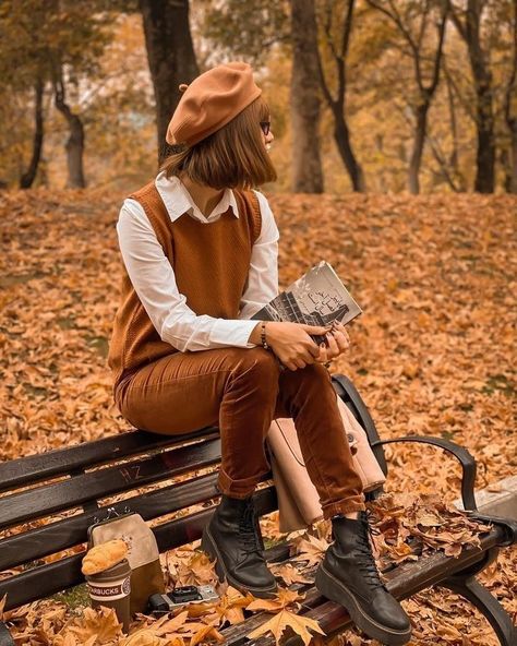 Autumn Photoshoot Ideas Models, Autumn Photography Portrait, Fall Shoot, Autumn Instagram, Fall Portraits, Outdoor Photoshoot, Autumn Clothes, Fall Photoshoot, Vintage Inspired Outfits