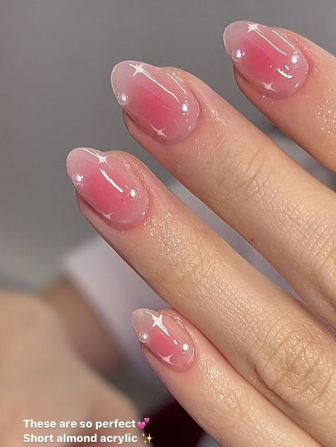 Korean blush nails Short Nail Designs For Work, Blush Nails With Charms, Pink Nails No Charms, Ombre Circle Nails, Cute Korean Nails Almond, How To Do Blush Nails, Pink Simple Nail Designs, Saranghoes Nails, Blush Gel Nails