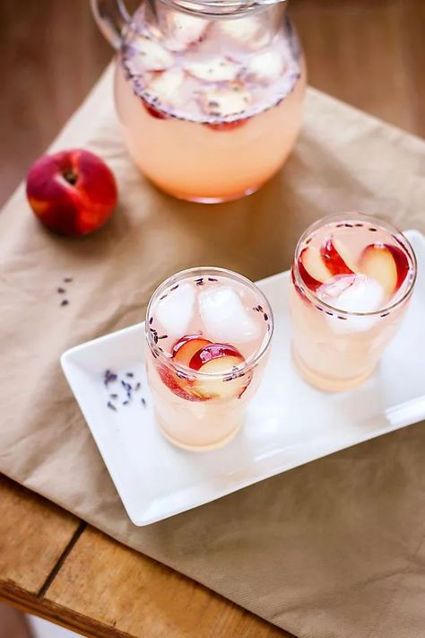 Peach Lavender Soda Recipe — Eatwell101 Lavender Soda, Easy Fruit Cocktails, Foods For Skin Health, Fruity Cocktail Recipes, Lavender Drink, Recipes With Fruit Cocktail, Easy Strawberry Lemonade, Best Foods For Skin, Homemade Strawberry Lemonade