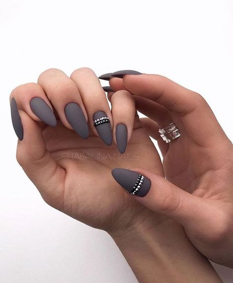 Matte Nails Design, Gray Nails, Super Nails, Dark Nails, Trendy Nail Design, Matte Nails, Acrylic Nail Designs, Trendy Nails, Almond Nails