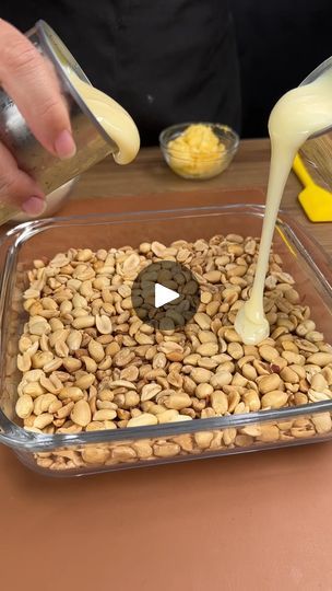 Peanuts And Condensed Milk, Peanuts And Sweetened Condensed Milk, Condensed Milk Recipes Easy, Peanut Desserts, Super Recipes, Peanut Candy, Milk Dessert, Milk Candy, Condensed Milk Recipes