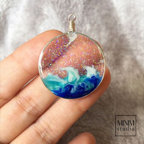 Resin Seascape, Diy Resin Earrings, Seni Resin, Flower Resin Jewelry, Resin Crafts Tutorial, Making Resin Jewellery, Resin Products, Diy Resin Projects, Motifs Perler