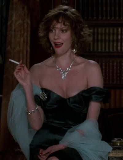 Clue 1985, Lesley Ann Warren, Miss Scarlet, Clue Movie, Literally Me Characters, Defense Mechanism, Film Character, Couple Costume, Oil Painting Inspiration