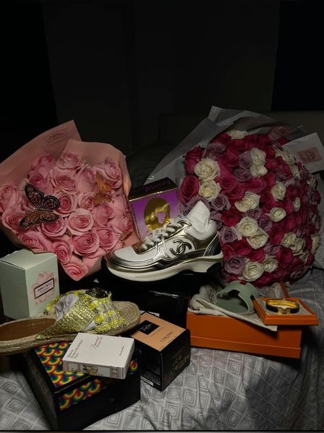 What I want for my birthday #LeoSeason Spoiled Gf, Gf Gifts, Aries Birthday, Christmas Haul, Birthday Goals, Diy Mothers Day Gifts, Dream Gift, Pink Girly Things, Luxury Flowers