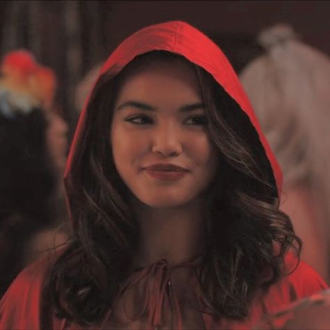 Hubie Halloween Poster, Hubie Halloween Aesthetic, Hubie Halloween, Paris Berelc, Alexa & Katie, Red Riding Hood Costume, Veronica Lodge, Halloween Icons, Halloween Poster