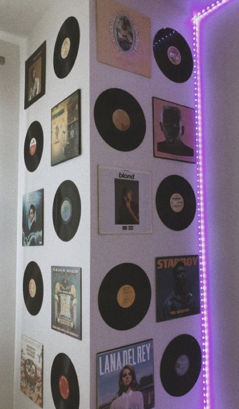 Room Ideas Punk, Grunge Room Ideas Punk Rock, Grunge Room Aesthetic, Record Aesthetic, Room Ideas Grunge, Room Ideas Aesthetic Trippy, Room Ideas Aesthetic Grunge, Grunge Room Ideas, Room Ideas Aesthetic Vintage