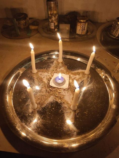 Black Magic Ritual, Black Magic Video, Evil Magic, Crystals Healing Grids, White Magic Spells, Spiritual Pictures, Witches Altar, Couple Texts, Magic Aesthetic