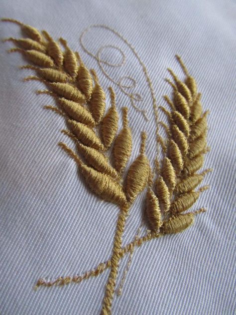 Embroidery Yarn, Crewel Embroidery Patterns, Gold Work Embroidery, Crewel Embroidery Kits, Learn Embroidery, 자수 디자인, Sewing Embroidery Designs, Crewel Embroidery, Free Machine Embroidery Designs