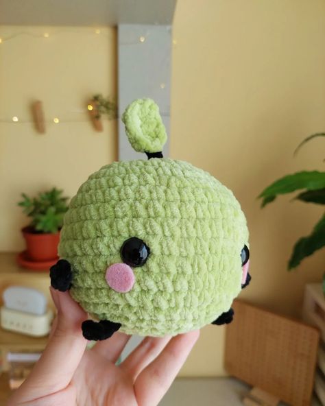 ₊˚⊹♡ Junimo carrying bundles ⊹₊⋆ ⤷ stardew valley's new update tempted me into playing the game again and given how cute it is - I couldn't *not* be inspired to create at least a plushie (˶ᵔ ᵕ ᵔ˶) ⤷ it's available for purchase!! ⤷ pattern by @maikoko.studio ♡ #crochetersofinstagram #crocheteveryday #crochet #amigirumi #amigurumidoll #plushie #plushtoy #junimo #stardewvalley #stardew #cutecrochet #crocheter #crochetaddict #etsycrochet #freepattern #crochetfreepattern #stuffedtoy #амигуруми #... Junimo Crochet Pattern Free, Crochet Junimo, Stardew Valley Crochet Pattern, Junimo Crochet, Crochet Stardew Valley, Stardew Valley Crochet, Stardew Valley, Amigurumi Doll, Softies