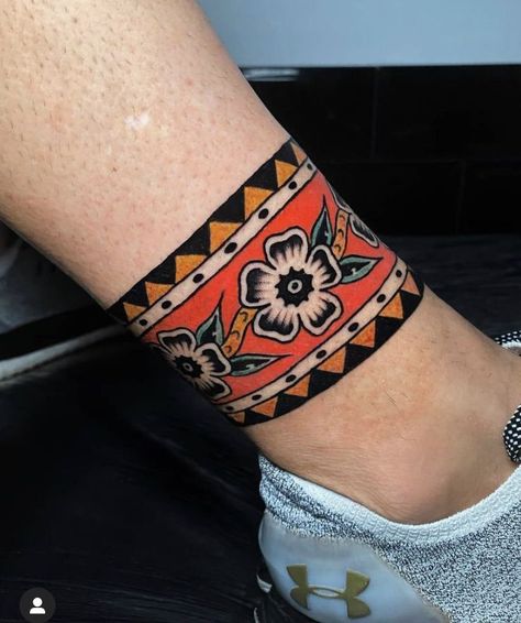 Traditional Tattoo Wrist, Ankle Cuff Tattoo, Traditional Tattoo Arm, Ankle Band Tattoo, Wrist Band Tattoo, Mangas Tattoo, Tiger Tattoo Sleeve, Cuff Tattoo, Traditional Tattoo Inspiration