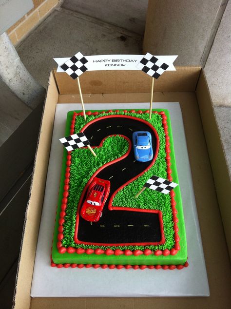 Charlie's bday cake!! Race Cars Cake, Cars Cake Ideas, Race Track Cake, Rodjendanske Torte, Race Car Cakes, Baby Boy Birthday Cake, Cars Birthday Cake, Cars Cake, Hot Wheels Birthday